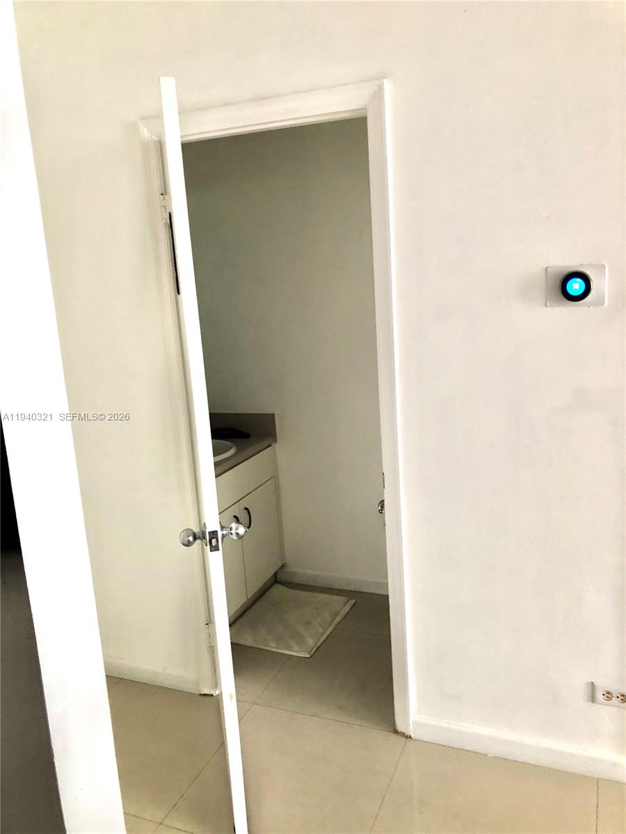 701 Brickell Key Blvd #LPH-01, Miami FL 33131