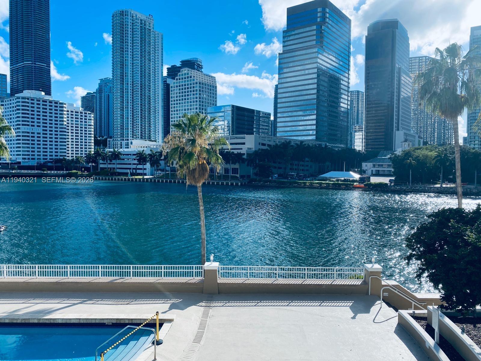 701 Brickell Key Blvd #LPH-01, Miami FL 33131