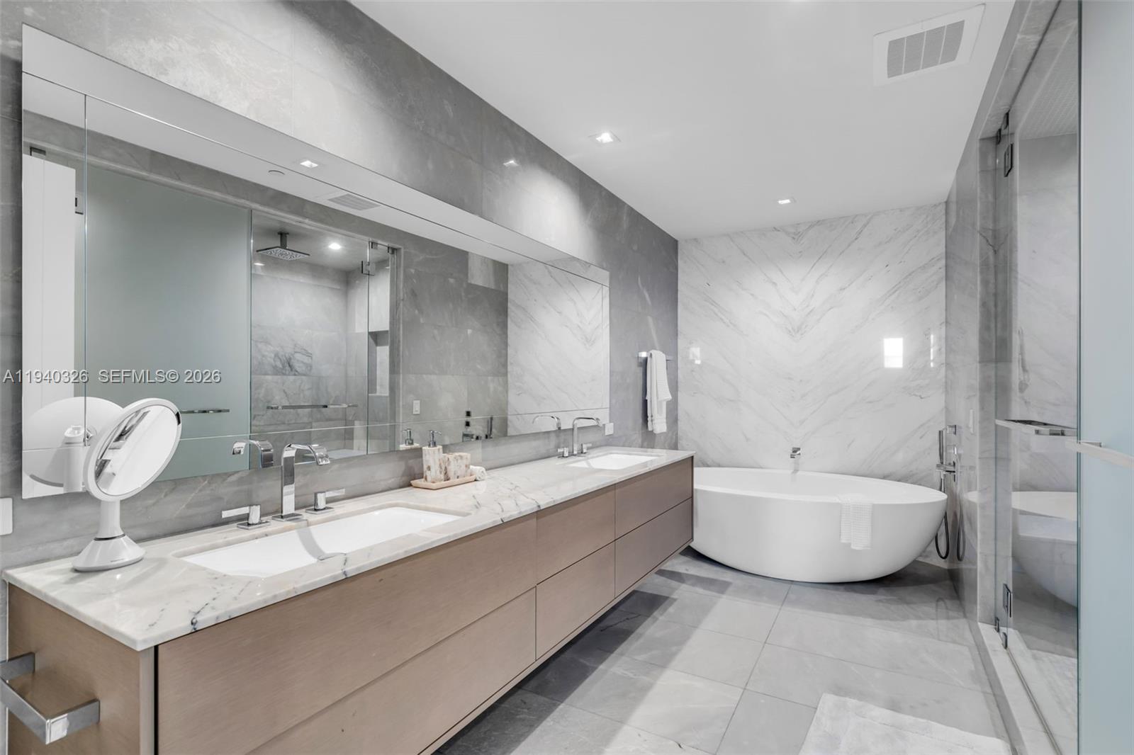 18501 Collins Ave #402, Sunny Isles Beach FL 33160