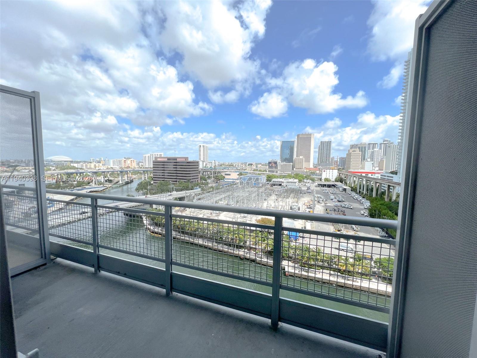 690 SW 1st Ct #1511, Miami FL 33130