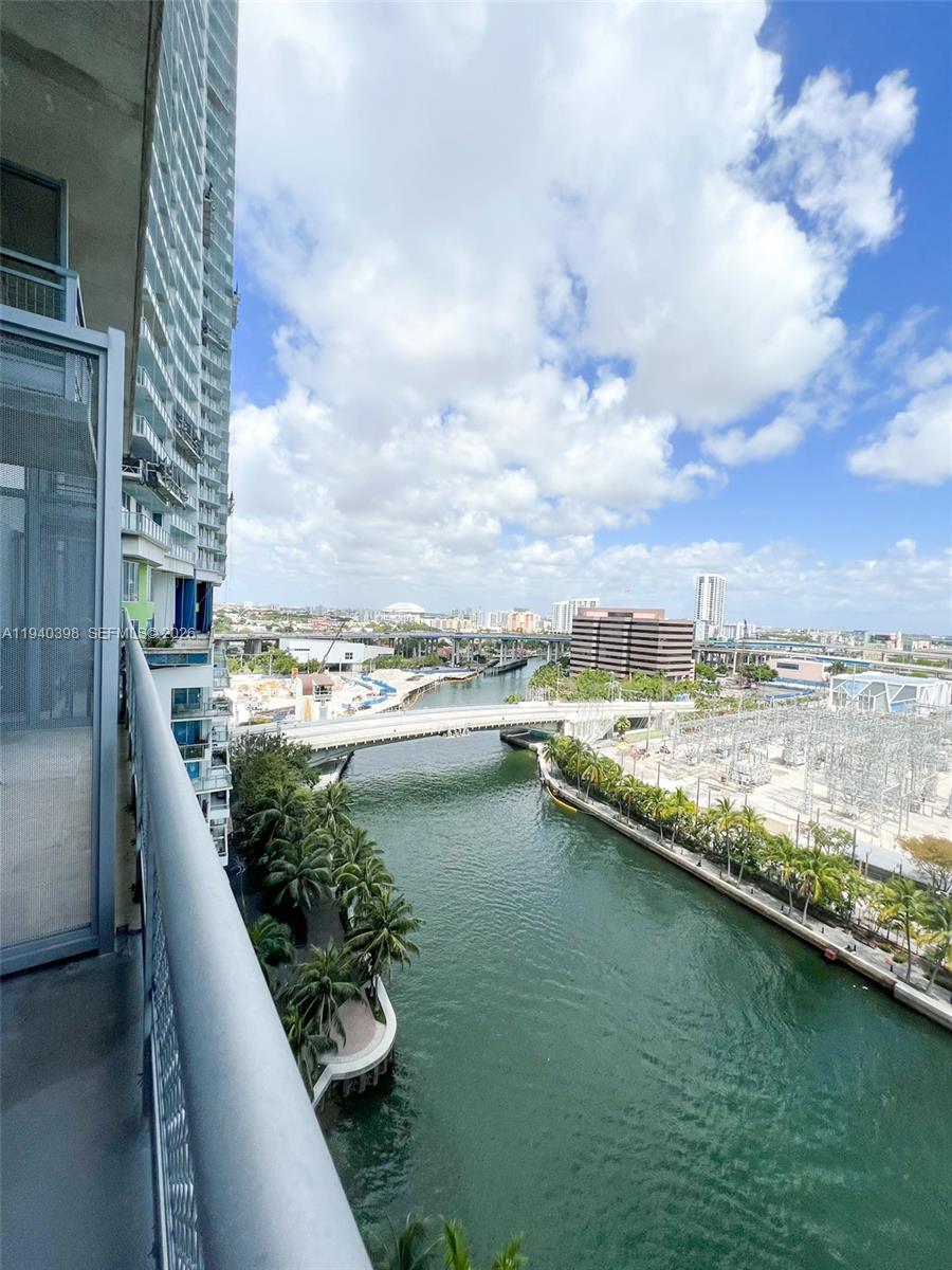 690 SW 1st Ct #1511, Miami FL 33130