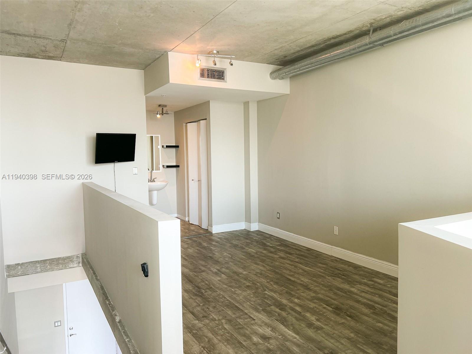 690 SW 1st Ct #1511, Miami FL 33130