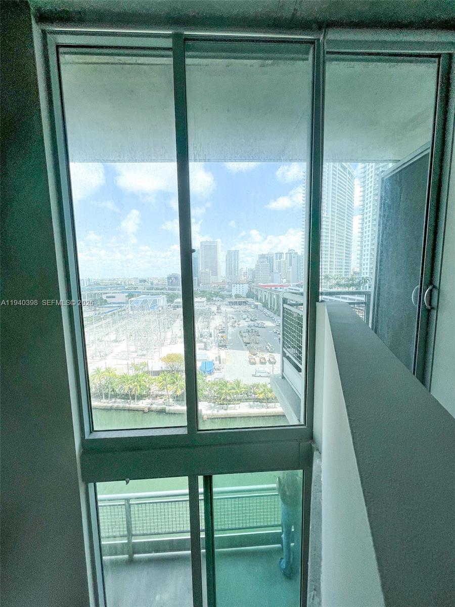690 SW 1st Ct #1511, Miami FL 33130