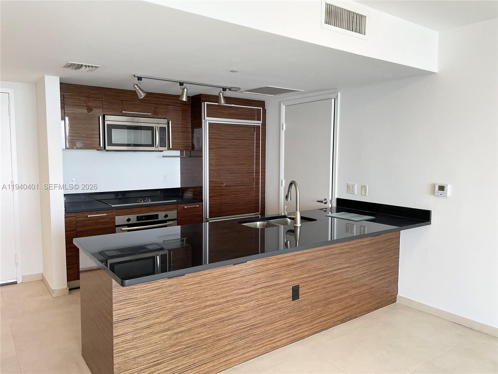 50 Biscayne Blvd #2008, Miami FL 33132