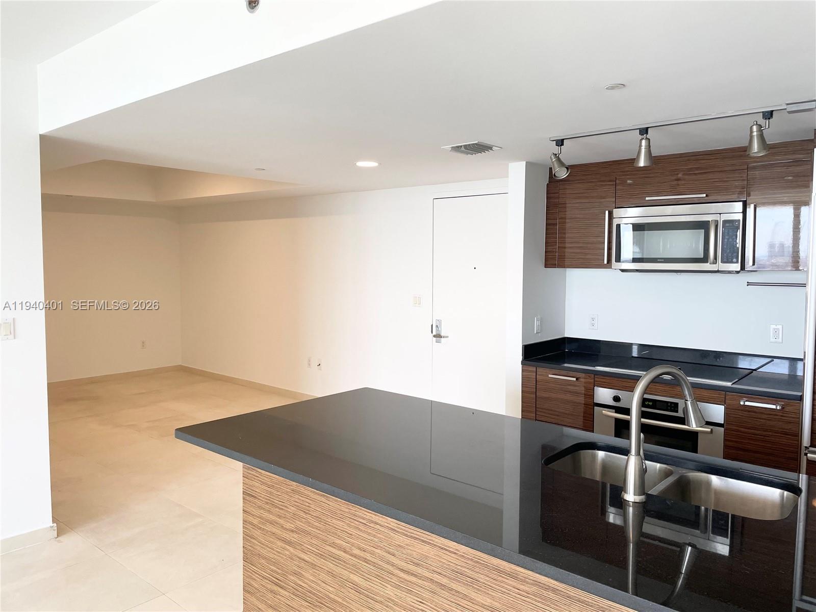 50 Biscayne Blvd #2008, Miami FL 33132