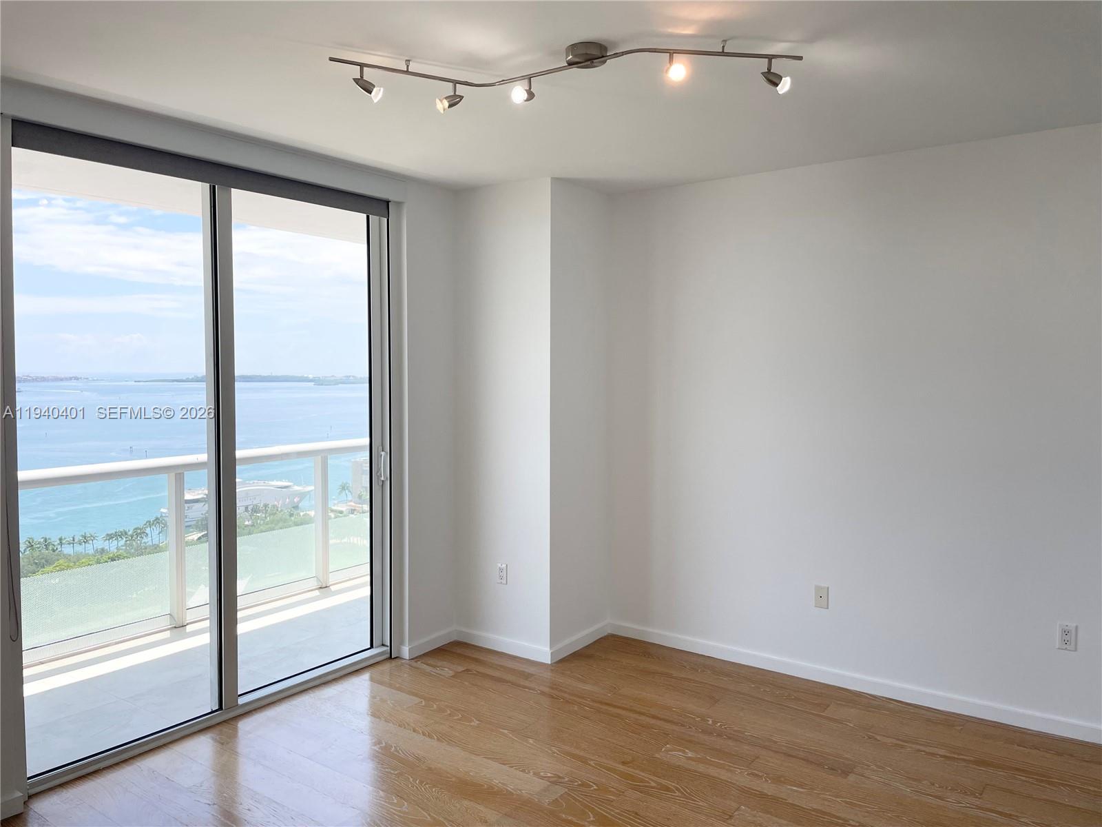 50 Biscayne Blvd #2008, Miami FL 33132