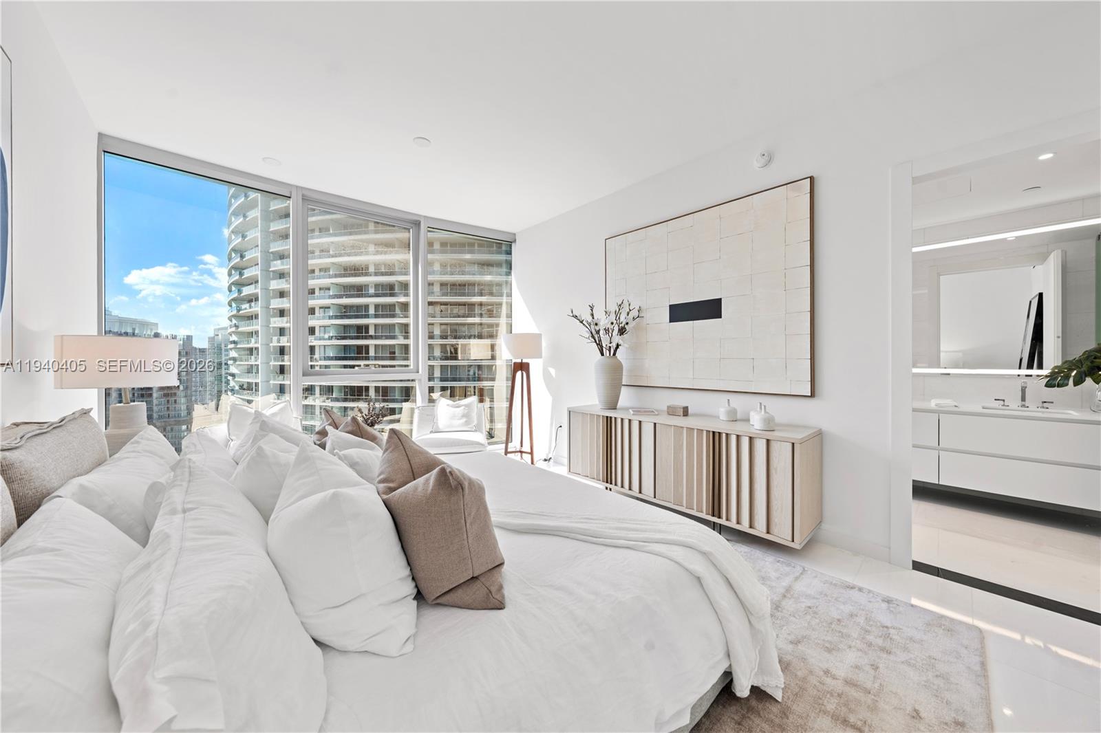 300 Biscayne Blvd Way #3407, Miami FL 33131