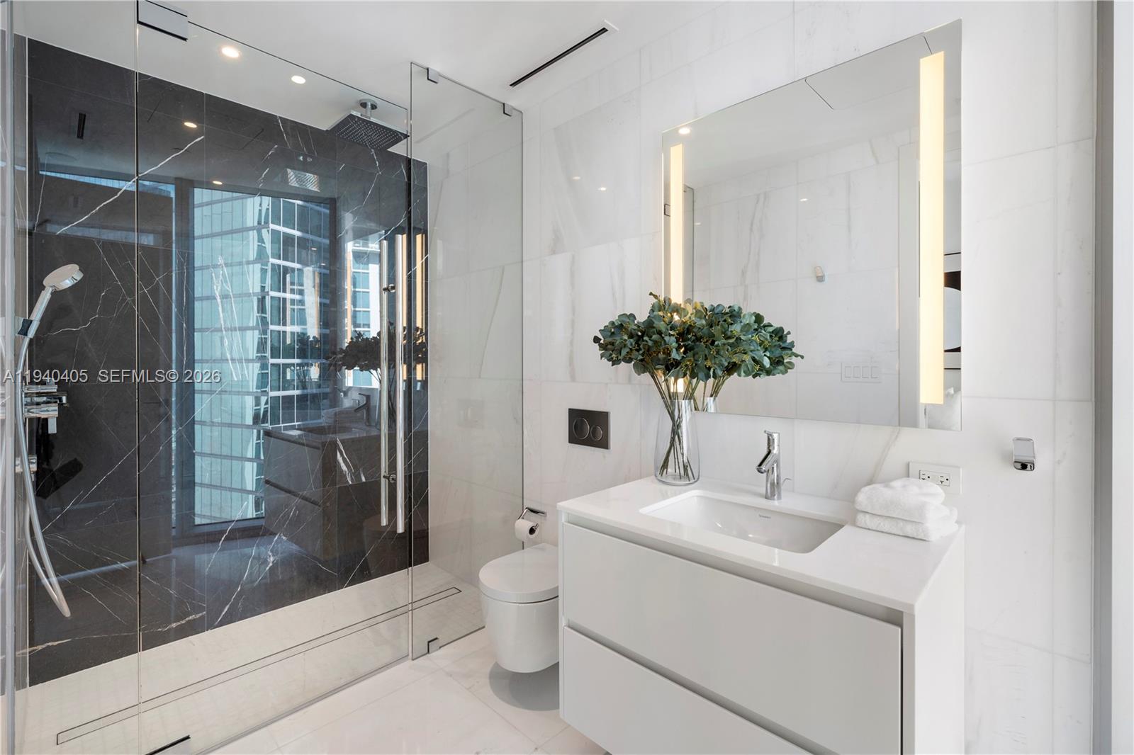 300 Biscayne Blvd Way #3407, Miami FL 33131