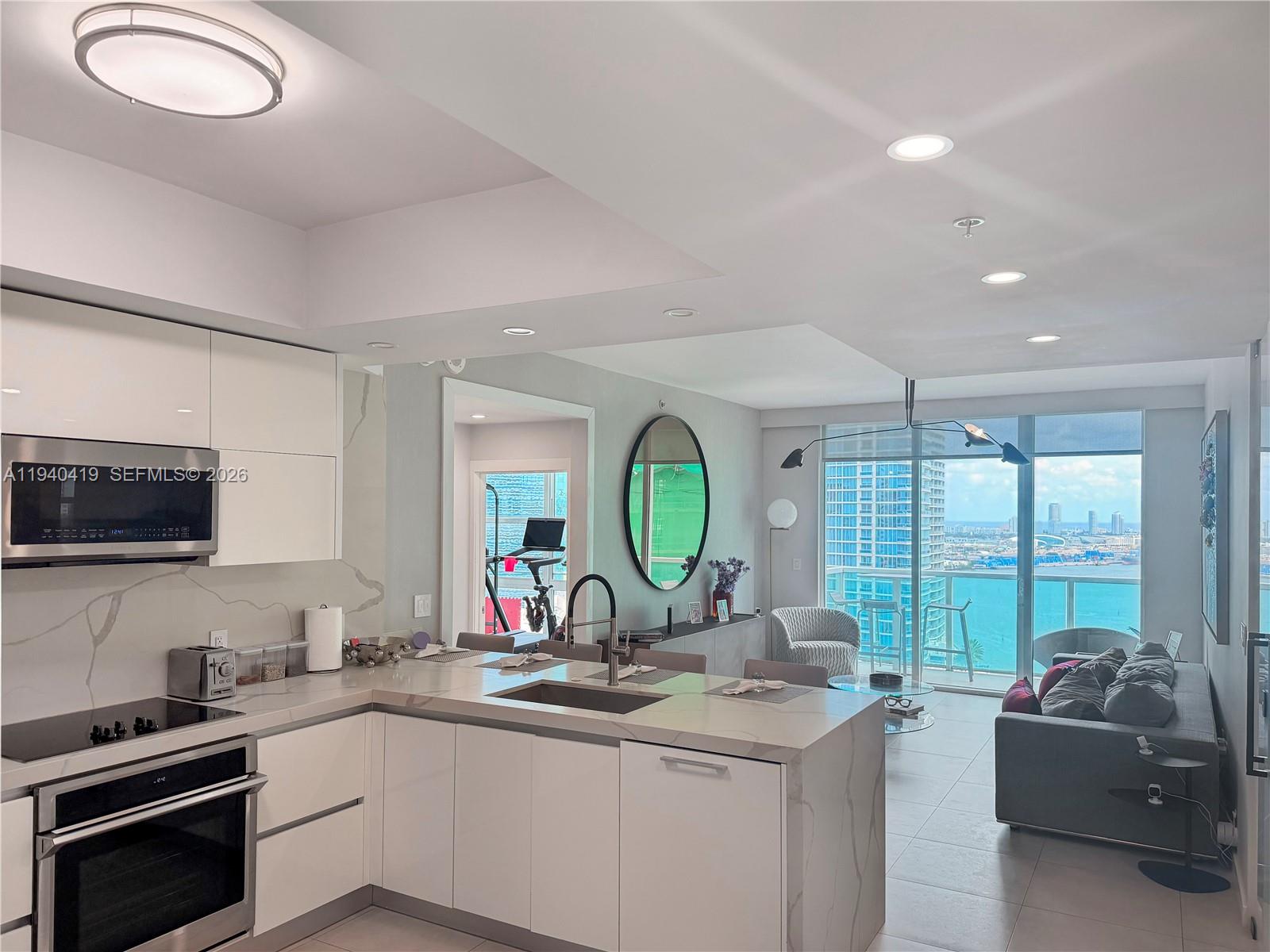 31 SE 5th St #3412, Miami FL 33131