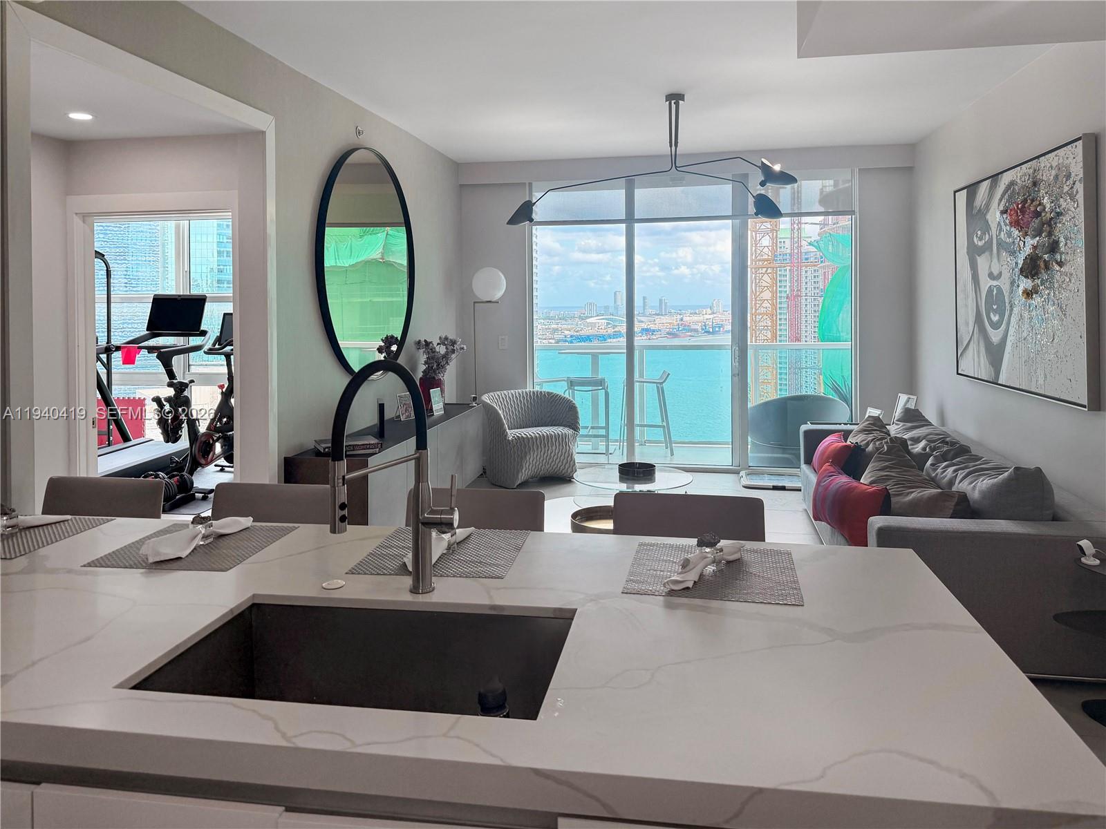 31 SE 5th St #3412, Miami FL 33131
