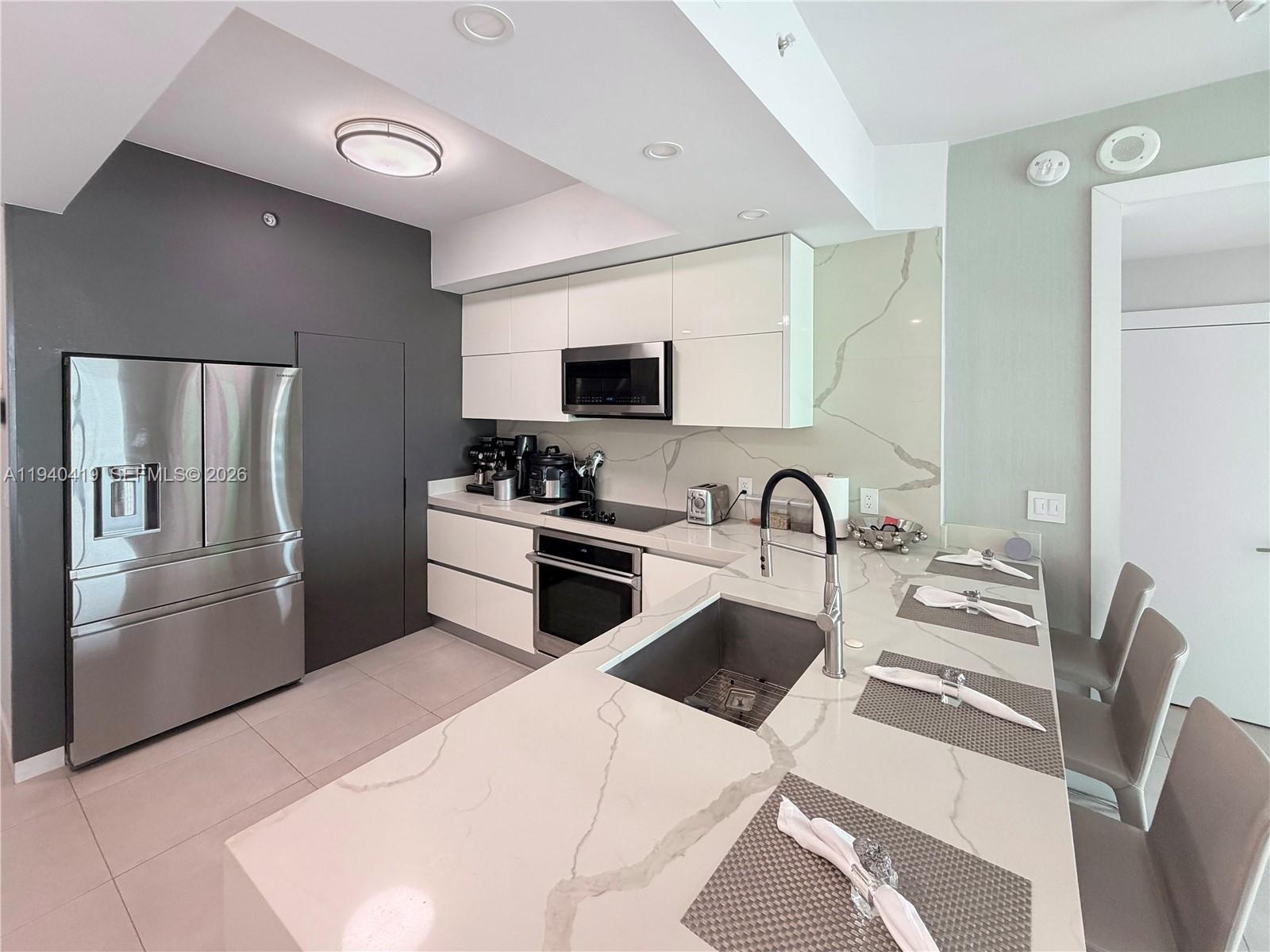 31 SE 5th St #3412, Miami FL 33131