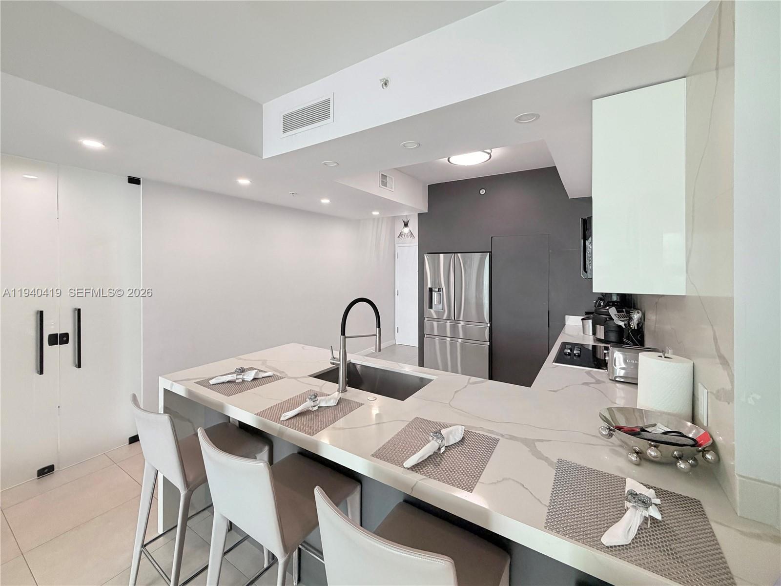 31 SE 5th St #3412, Miami FL 33131