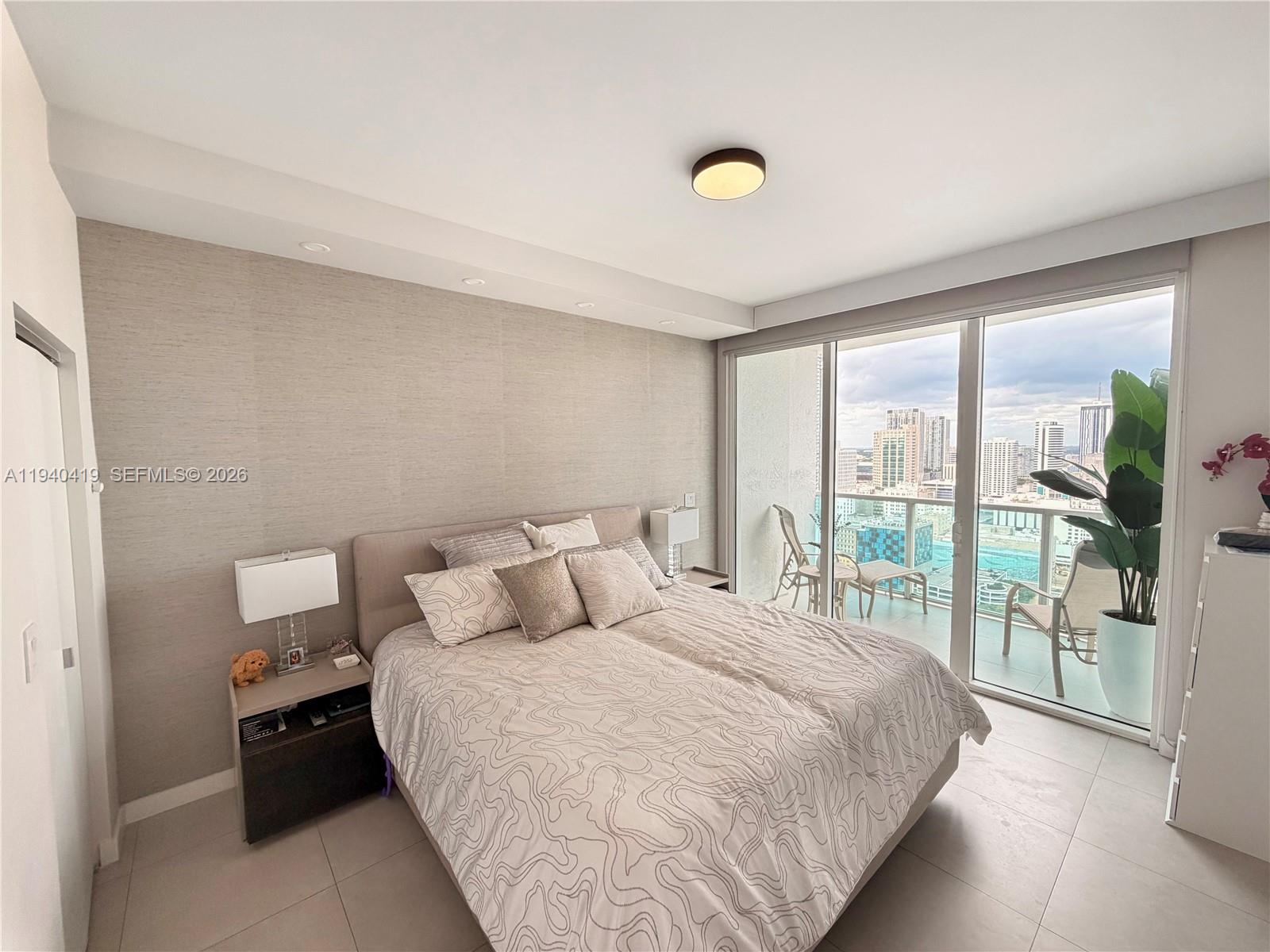 31 SE 5th St #3412, Miami FL 33131