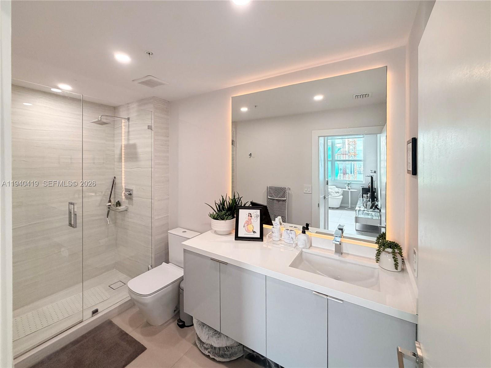 31 SE 5th St #3412, Miami FL 33131