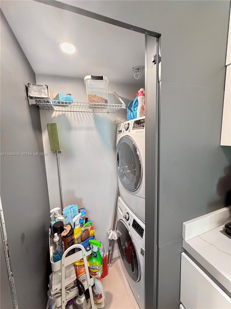 31 SE 5th St #3412, Miami FL 33131