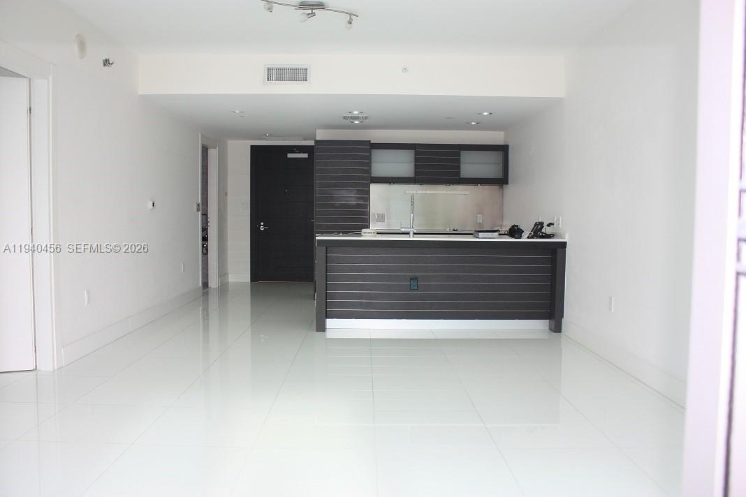200 Biscayne Boulevard Way #4413, Miami FL 33131