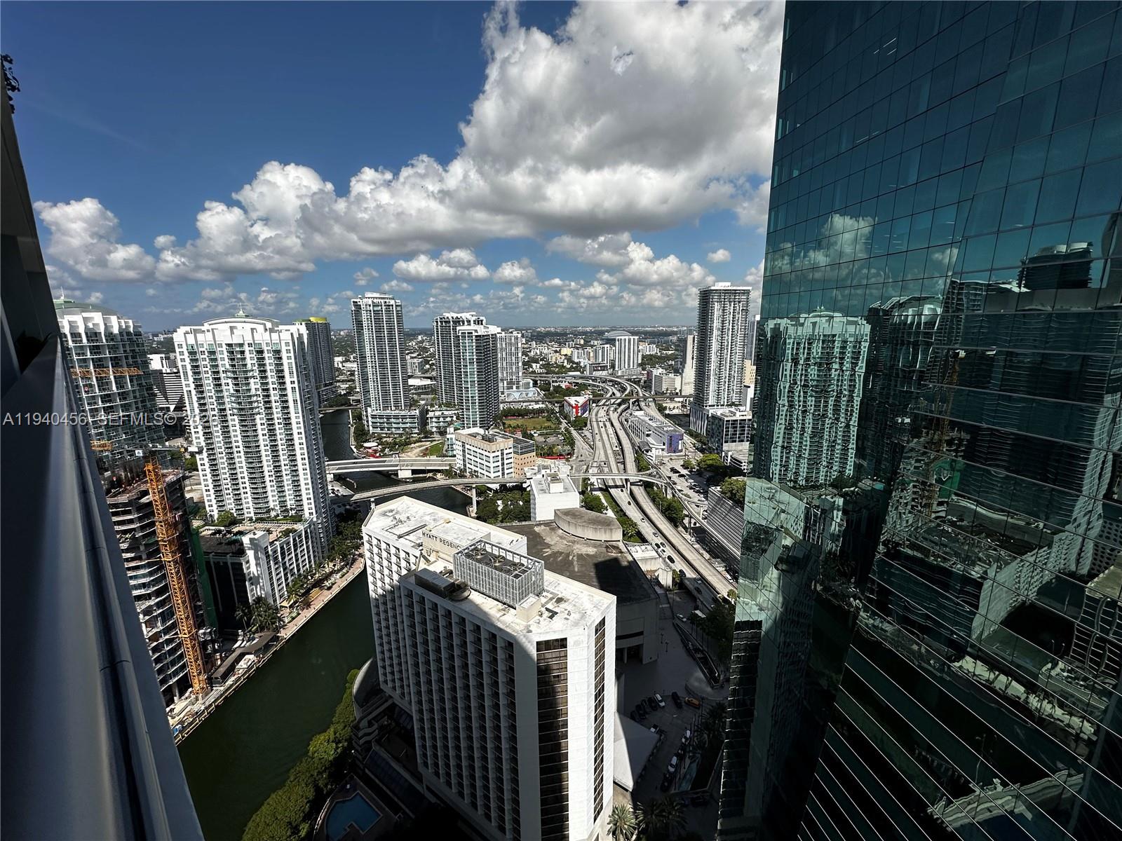 200 Biscayne Boulevard Way #4413, Miami FL 33131