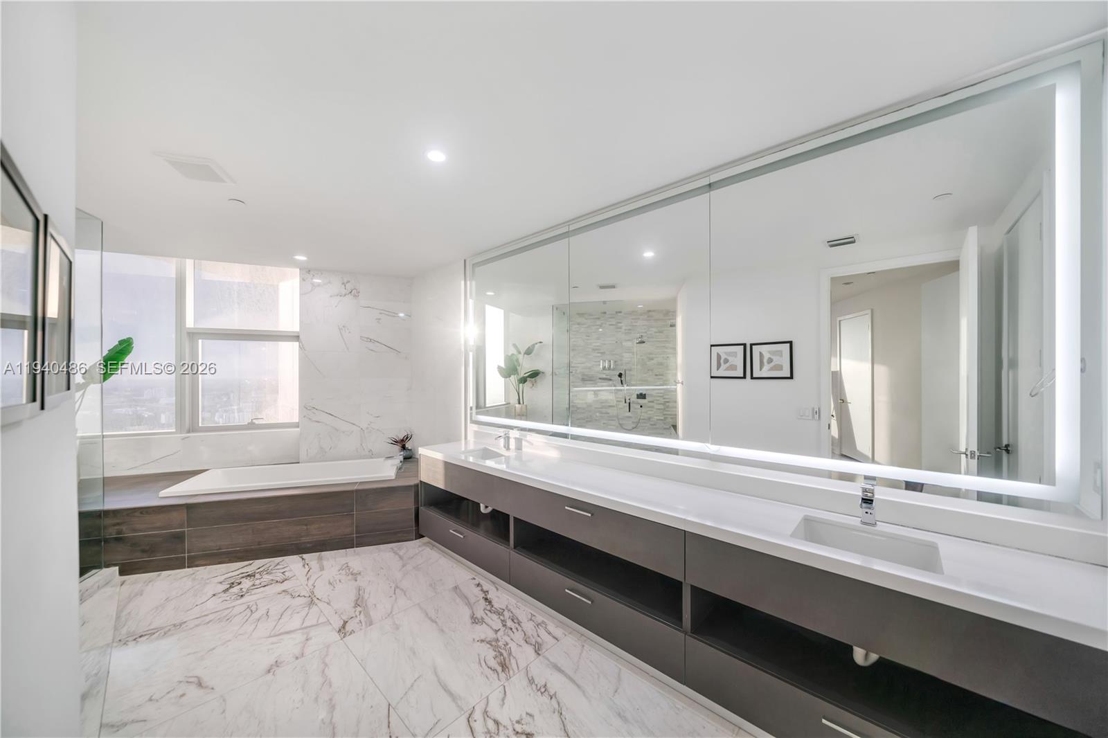 851 NE 1st Avenue #Penthouse 4612, Miami FL 33132