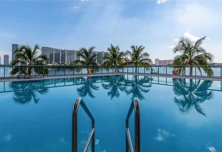 3300 NE 188th St #LPH11, Aventura FL 33180