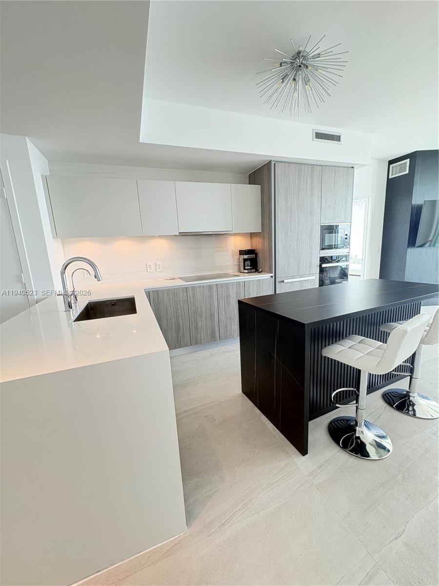 2900 NE 7th Ave #1905, Miami FL 33137