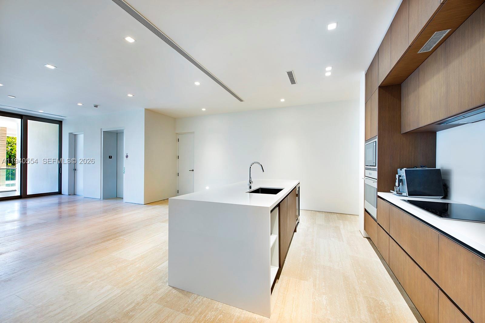 311 Meridian Ave #302, Miami Beach FL 33139