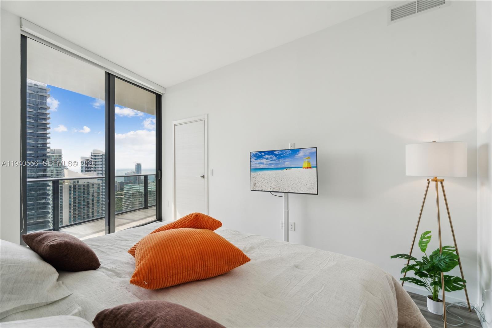 801 S Miami Ave #4803, Miami FL 33130