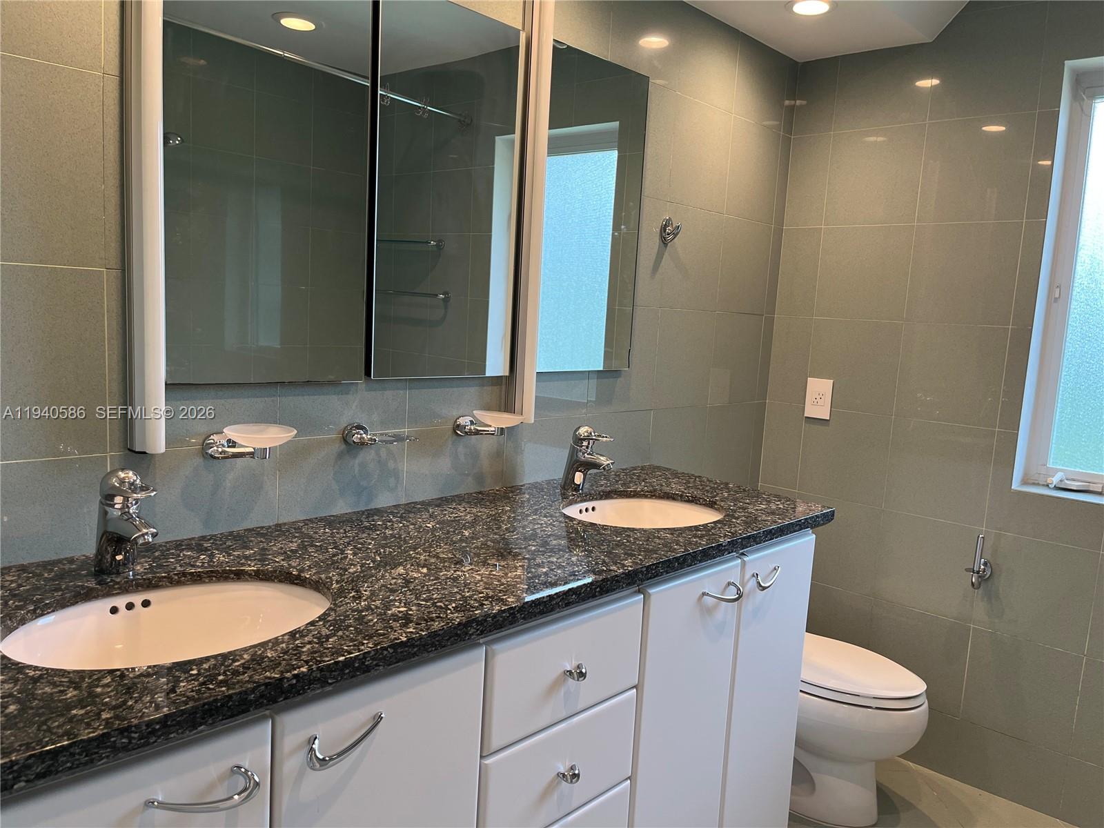 7921 SW 143rd St, Palmetto Bay FL 33158