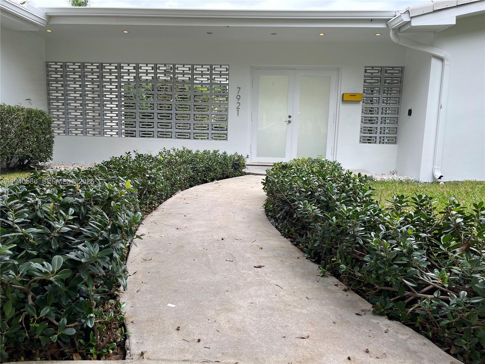 7921 SW 143rd St, Palmetto Bay FL 33158