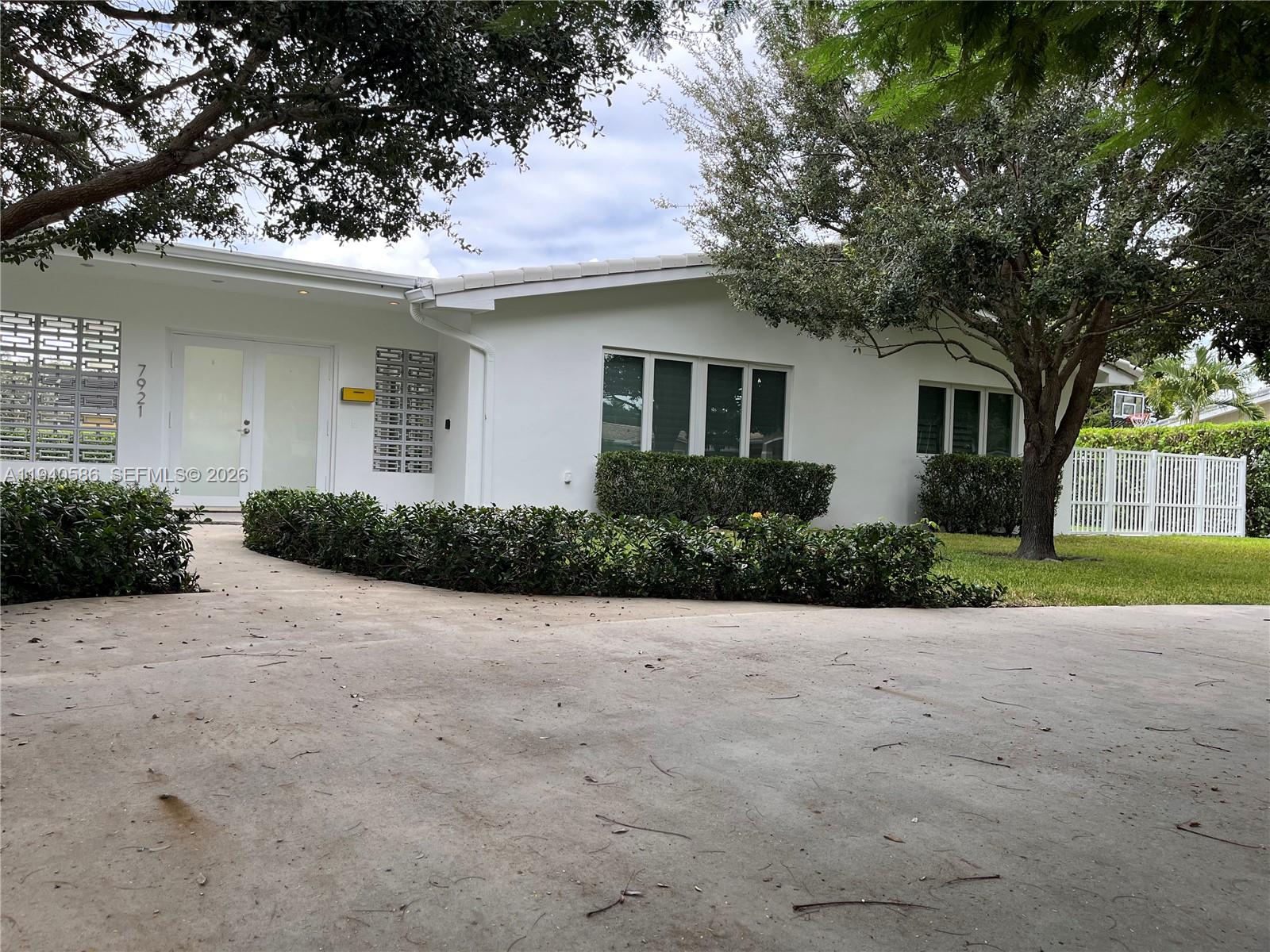 7921 SW 143rd St, Palmetto Bay FL 33158