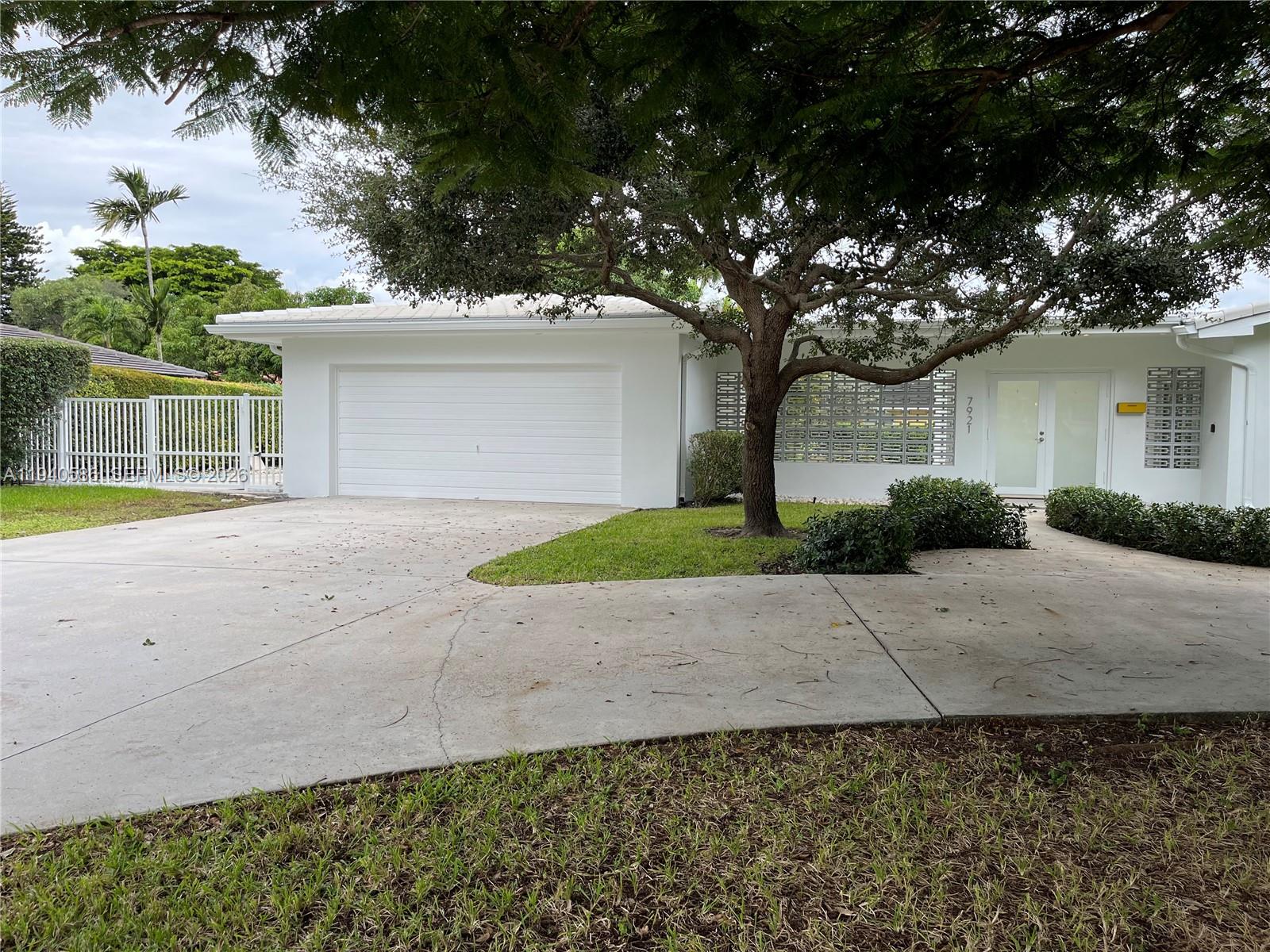 7921 SW 143rd St, Palmetto Bay FL 33158