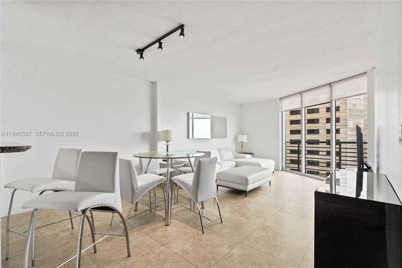 335 S Biscayne Blvd #2910, Miami FL 33131