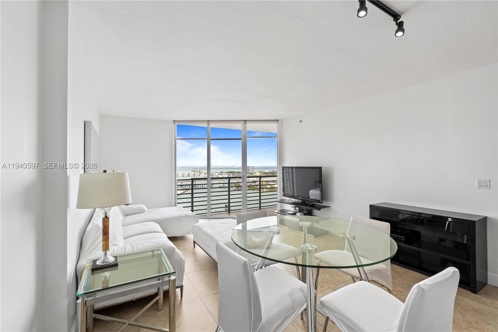 335 S Biscayne Blvd #2910, Miami FL 33131