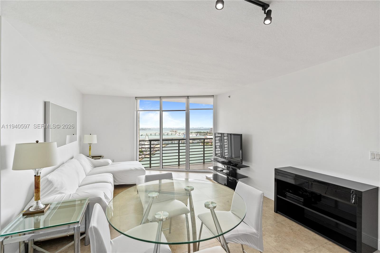 335 S Biscayne Blvd #2910, Miami FL 33131