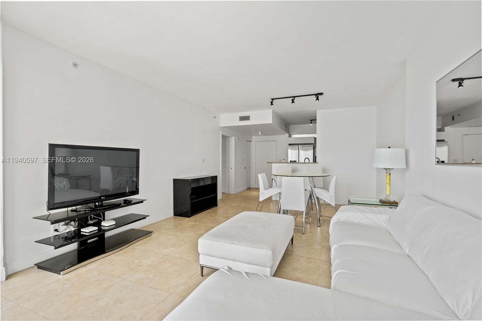 335 S Biscayne Blvd #2910, Miami FL 33131