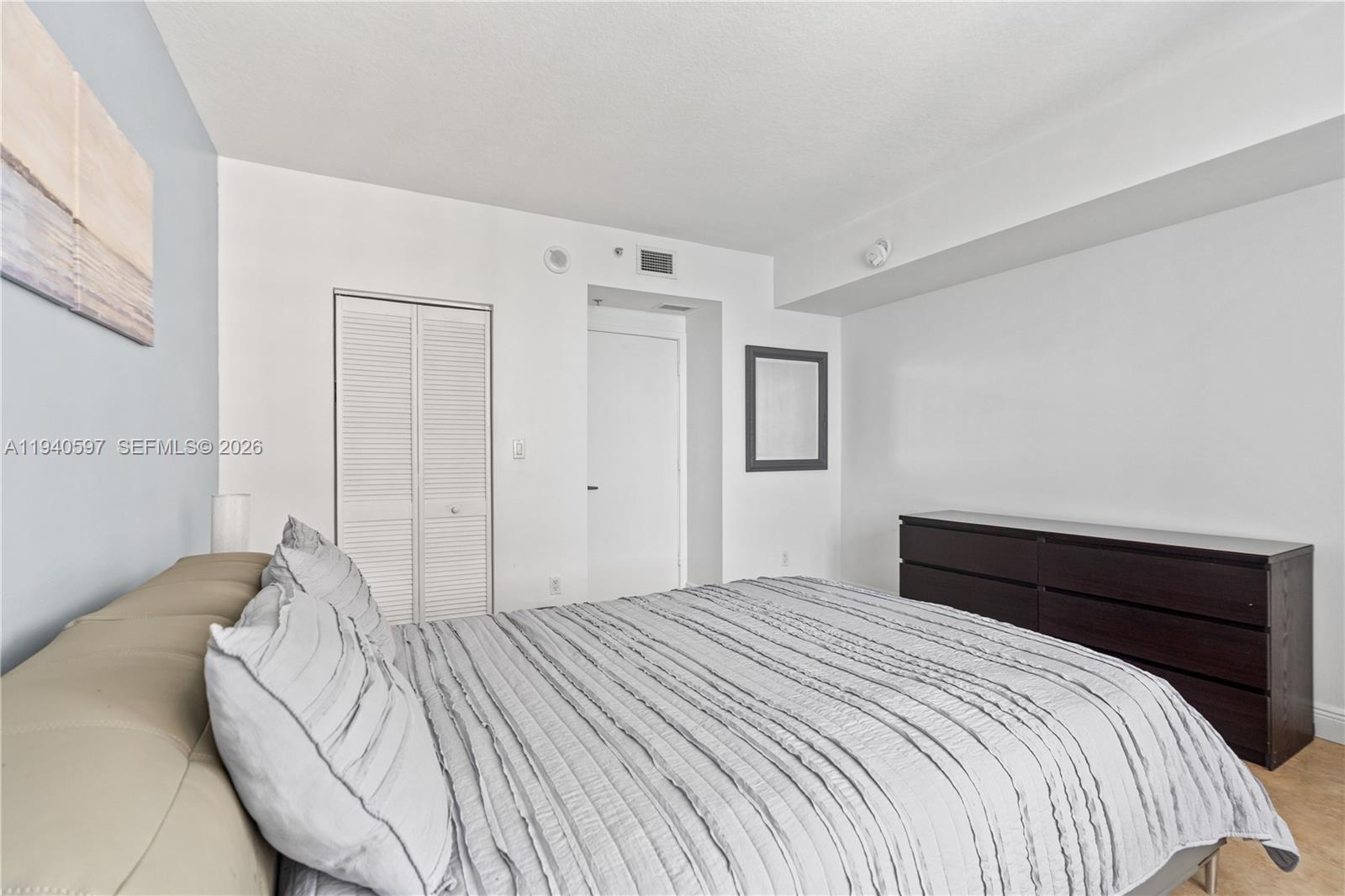 335 S Biscayne Blvd #2910, Miami FL 33131