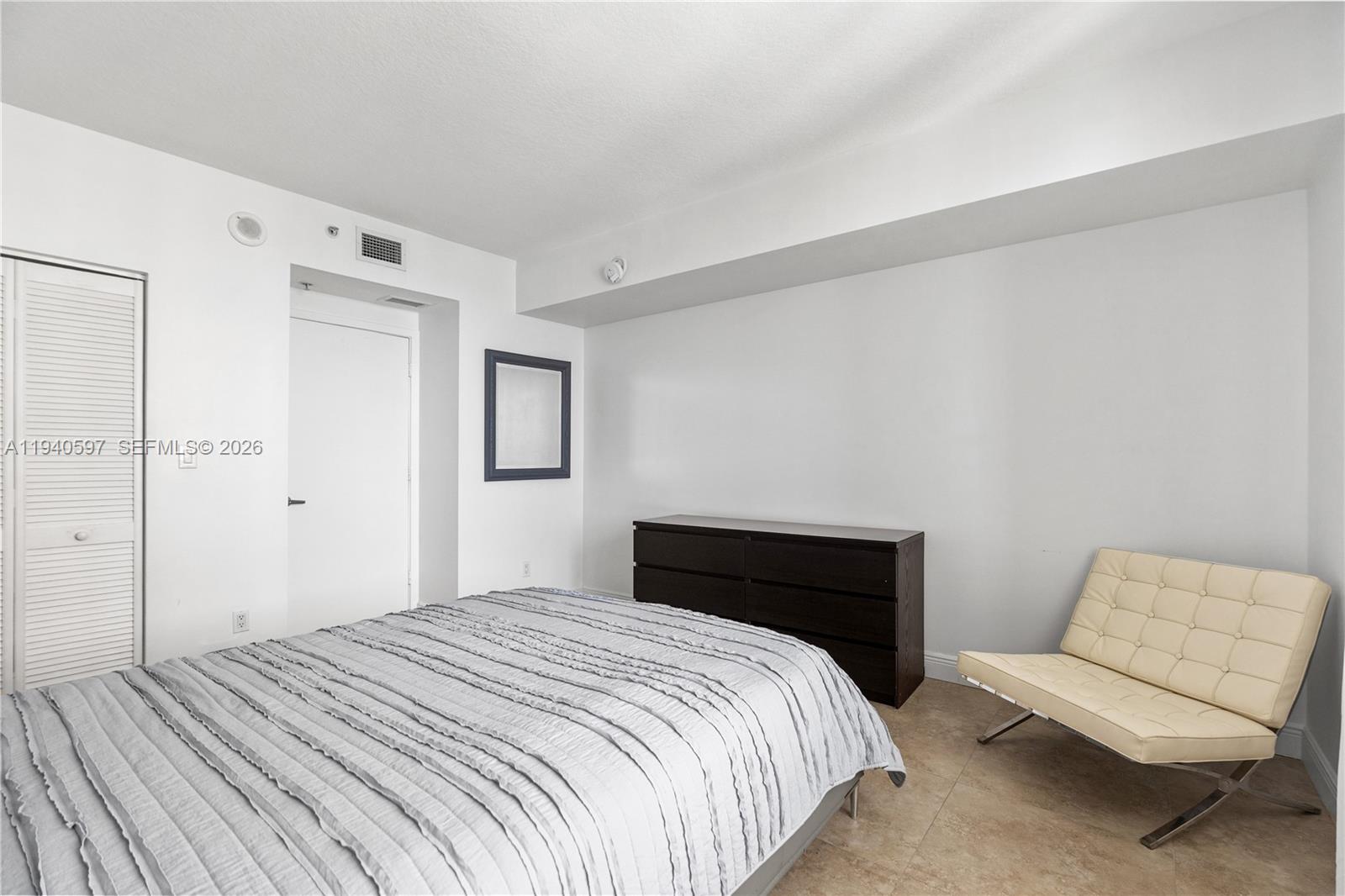 335 S Biscayne Blvd #2910, Miami FL 33131