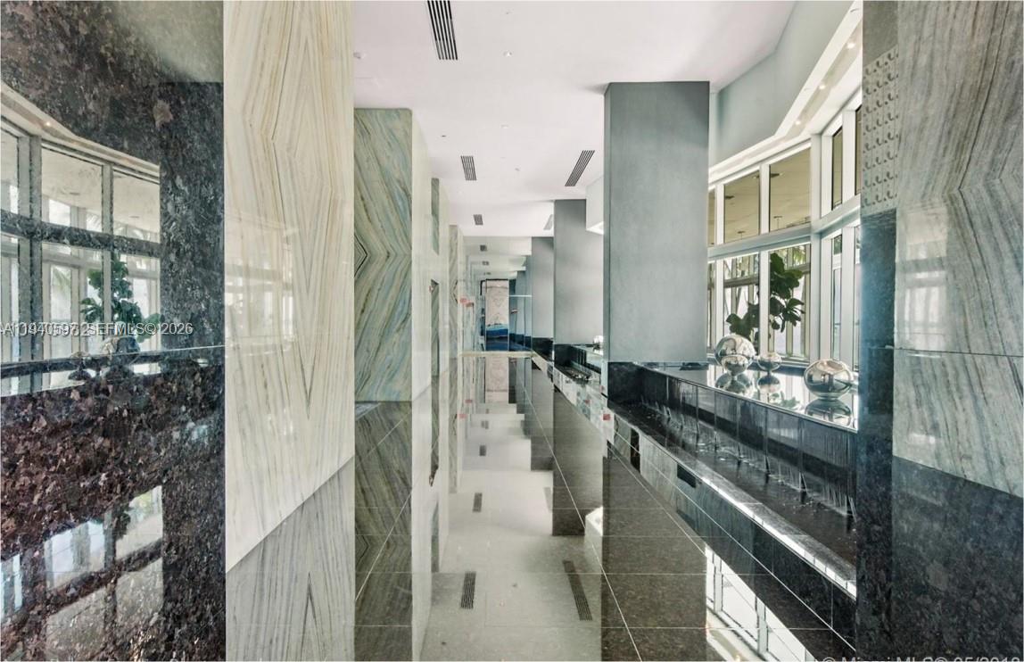 335 S Biscayne Blvd #2910, Miami FL 33131
