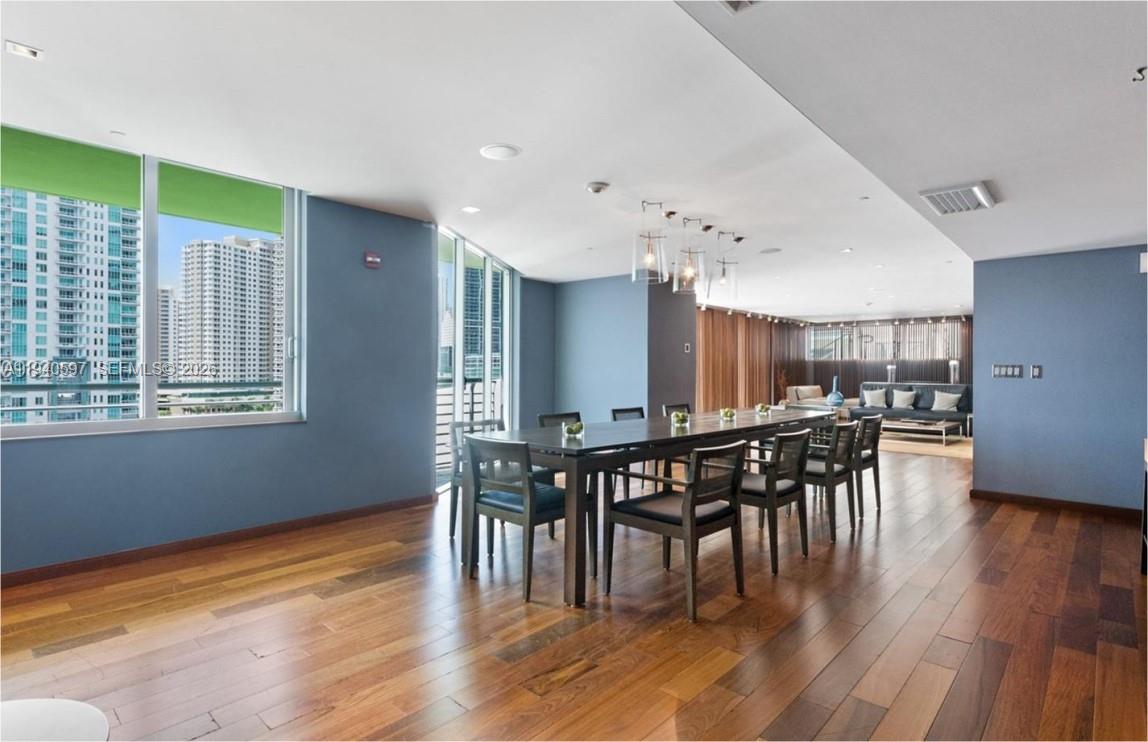 335 S Biscayne Blvd #2910, Miami FL 33131