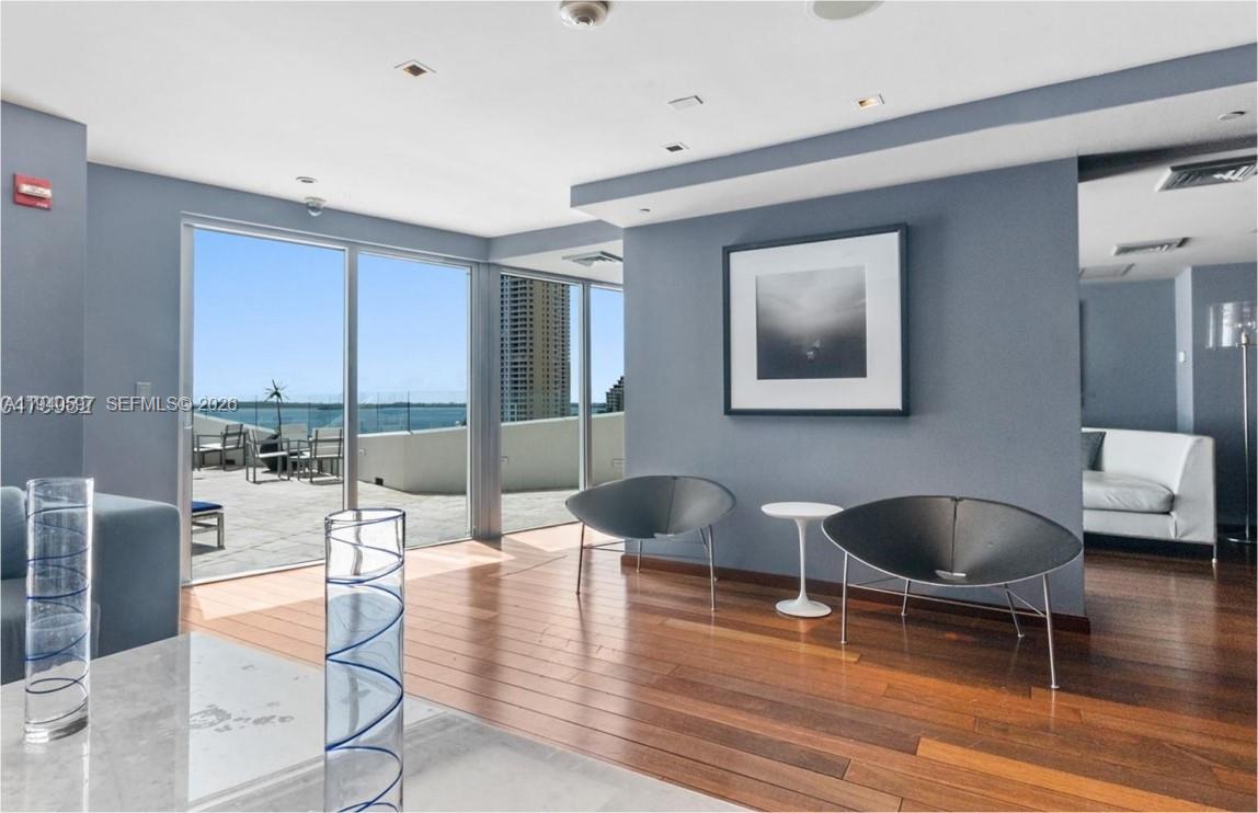 335 S Biscayne Blvd #2910, Miami FL 33131