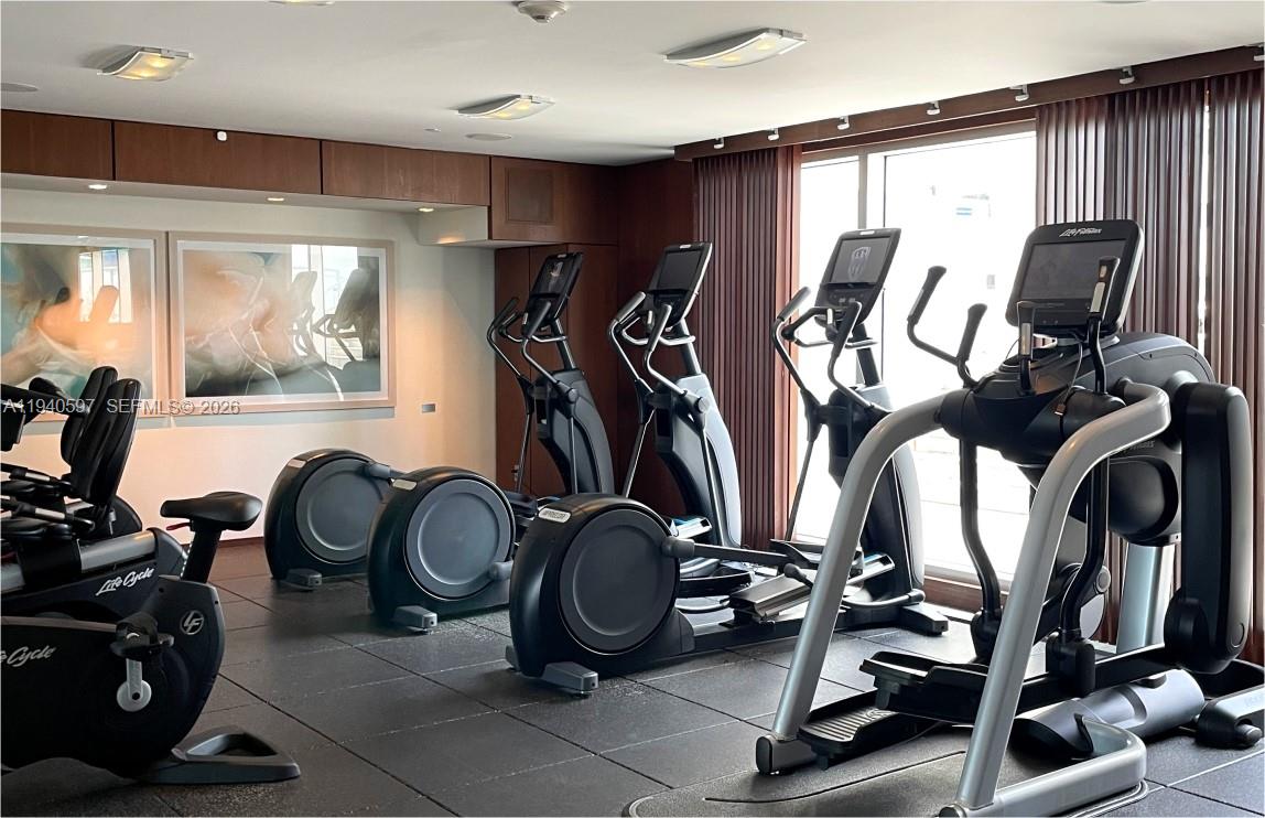 335 S Biscayne Blvd #2910, Miami FL 33131
