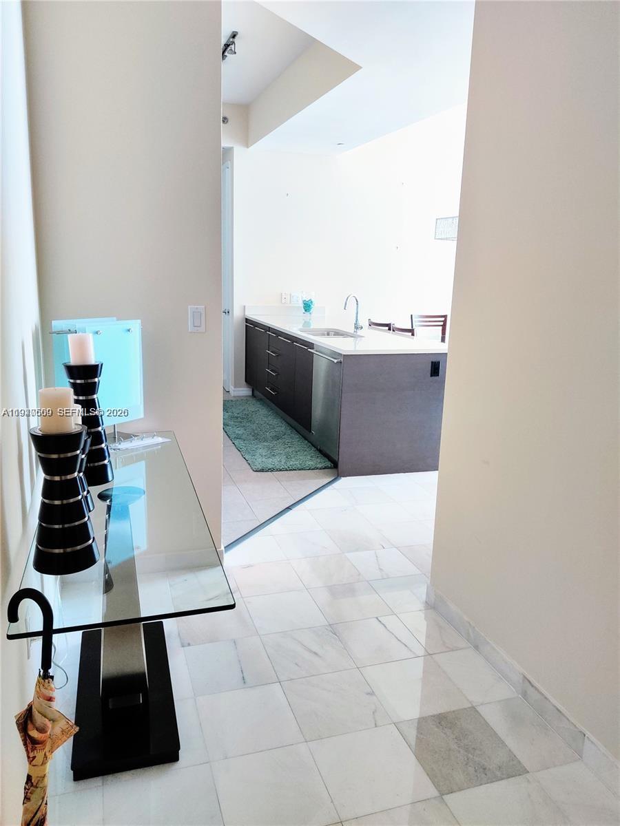 55 SE 6th St #4105, Miami FL 33131