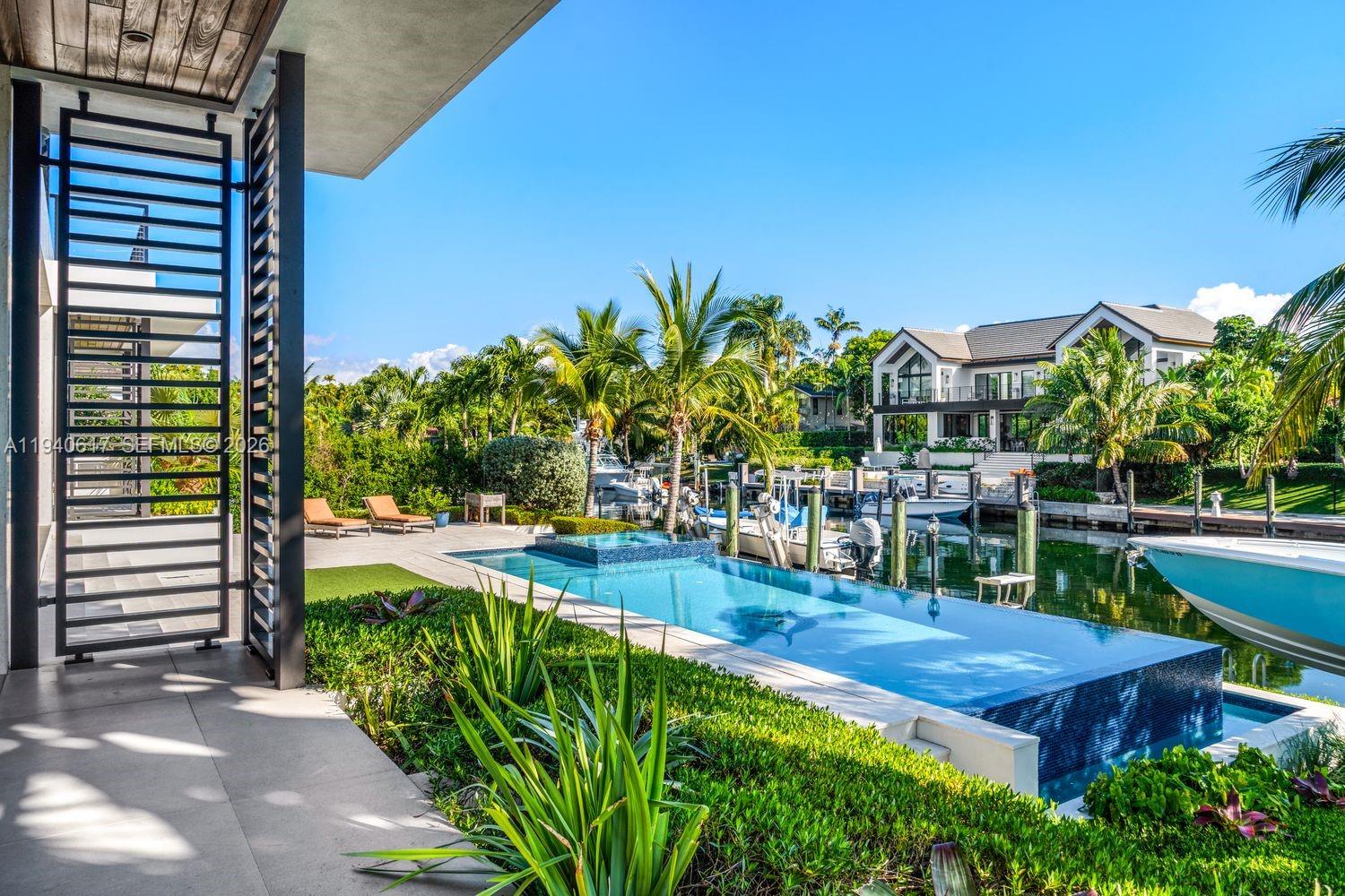 6853 Sunrise Ct, Coral Gables FL 33133