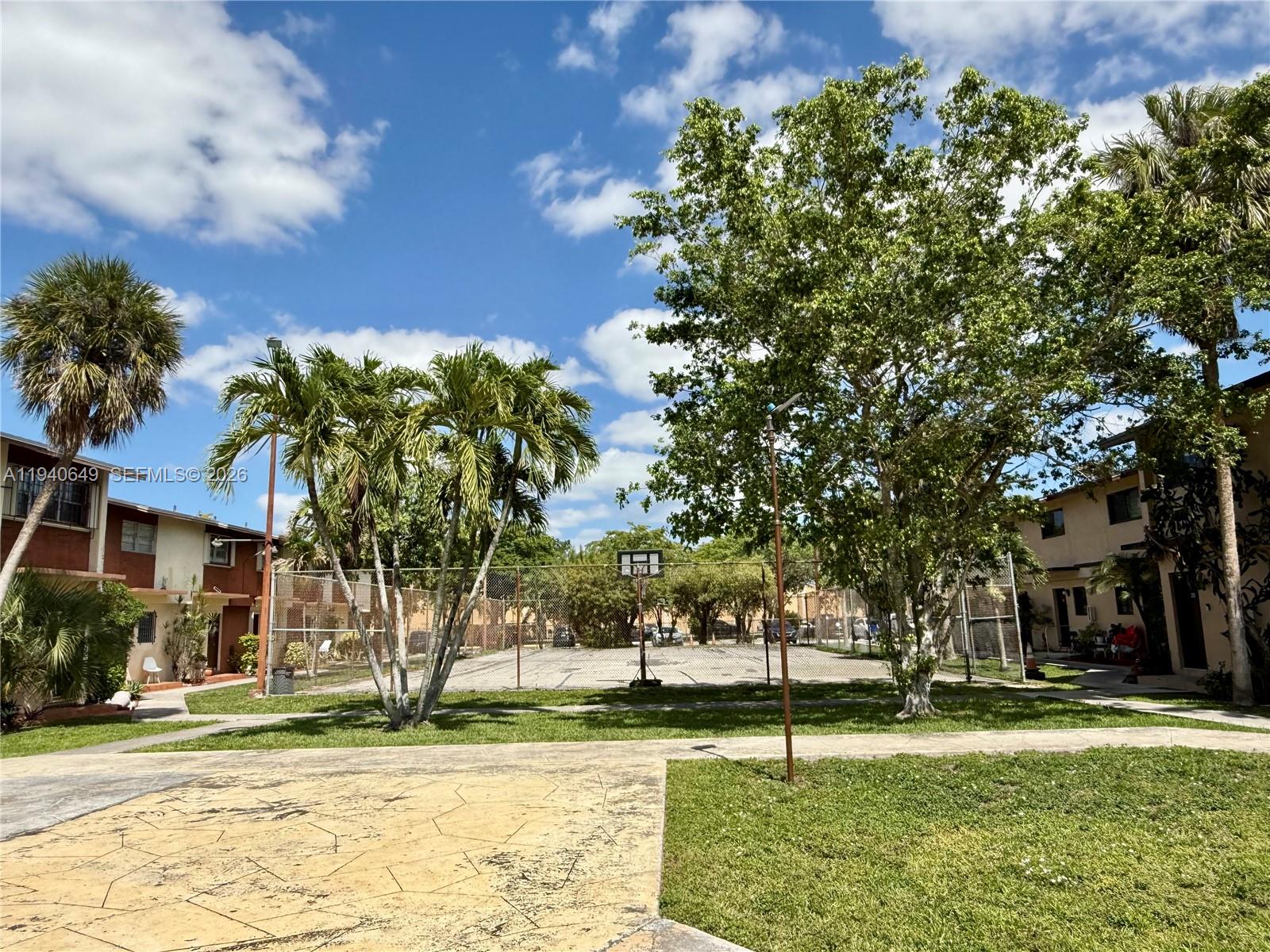 20 SW 108th Ave #7-F, Sweetwater FL 33174
