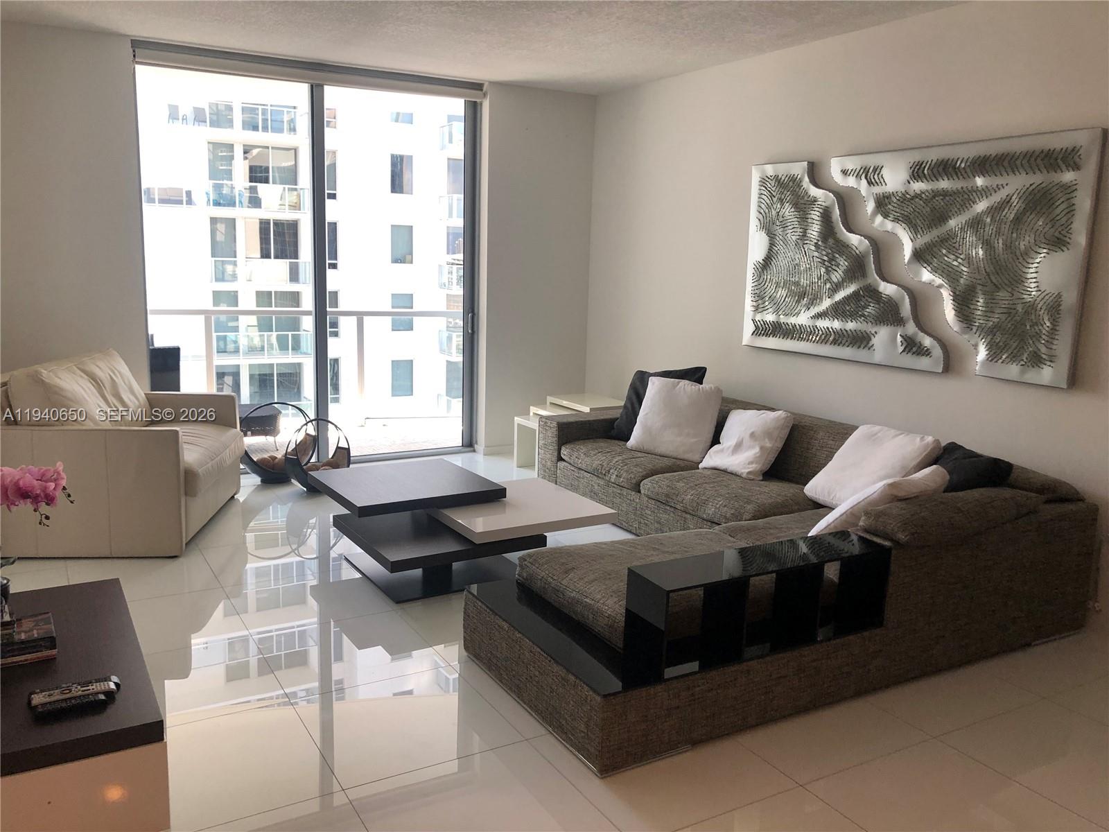 1060 Brickell Ave #1915, Miami FL 33131