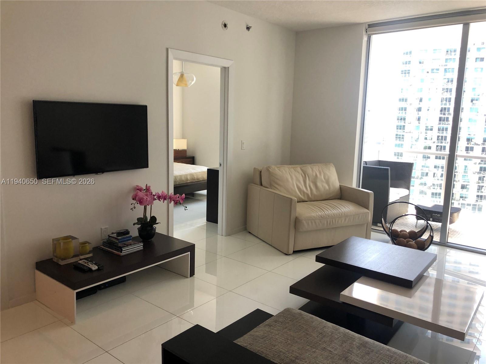 1060 Brickell Ave #1915, Miami FL 33131