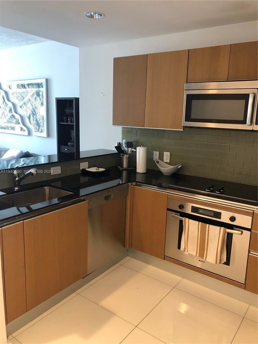 1060 Brickell Ave #1915, Miami FL 33131