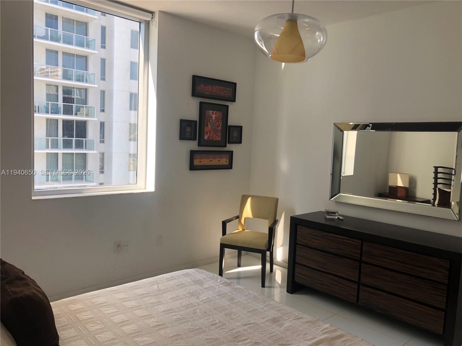 1060 Brickell Ave #1915, Miami FL 33131