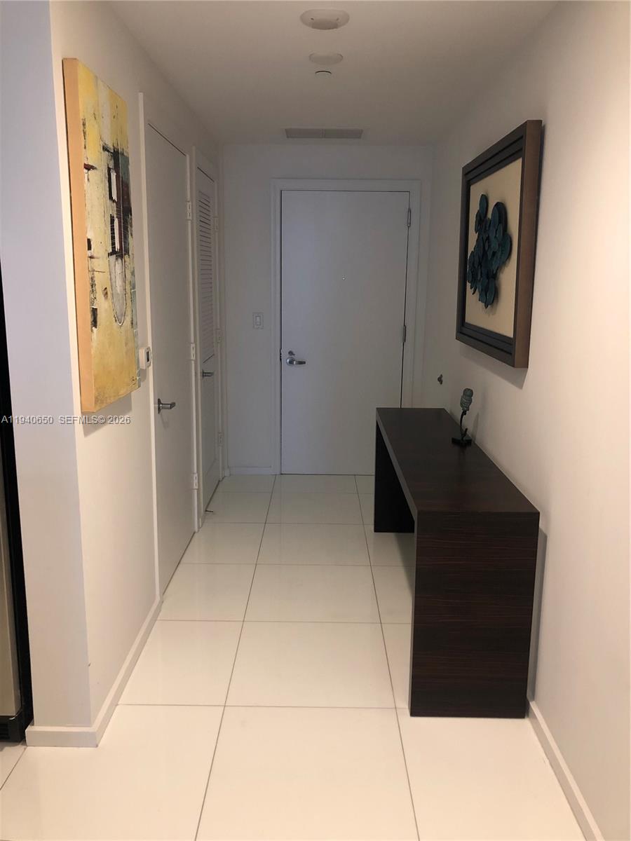 1060 Brickell Ave #1915, Miami FL 33131