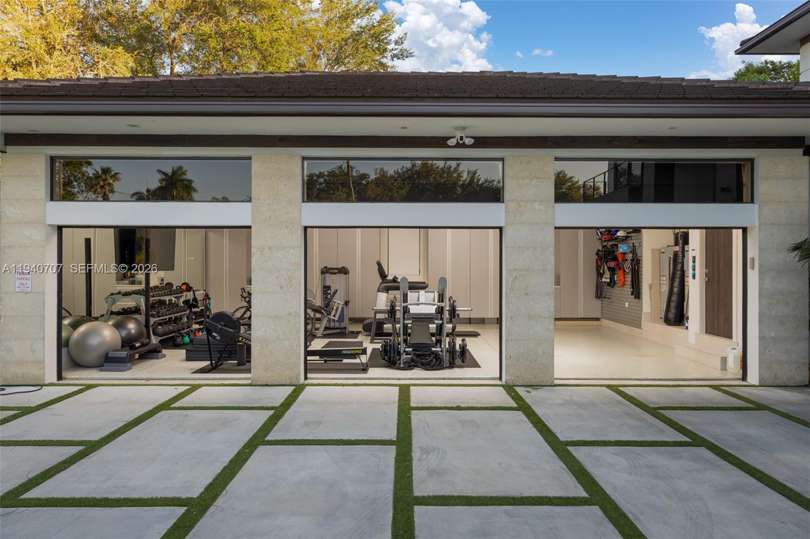 6850 SW 73rd Ct, Miami FL 33143