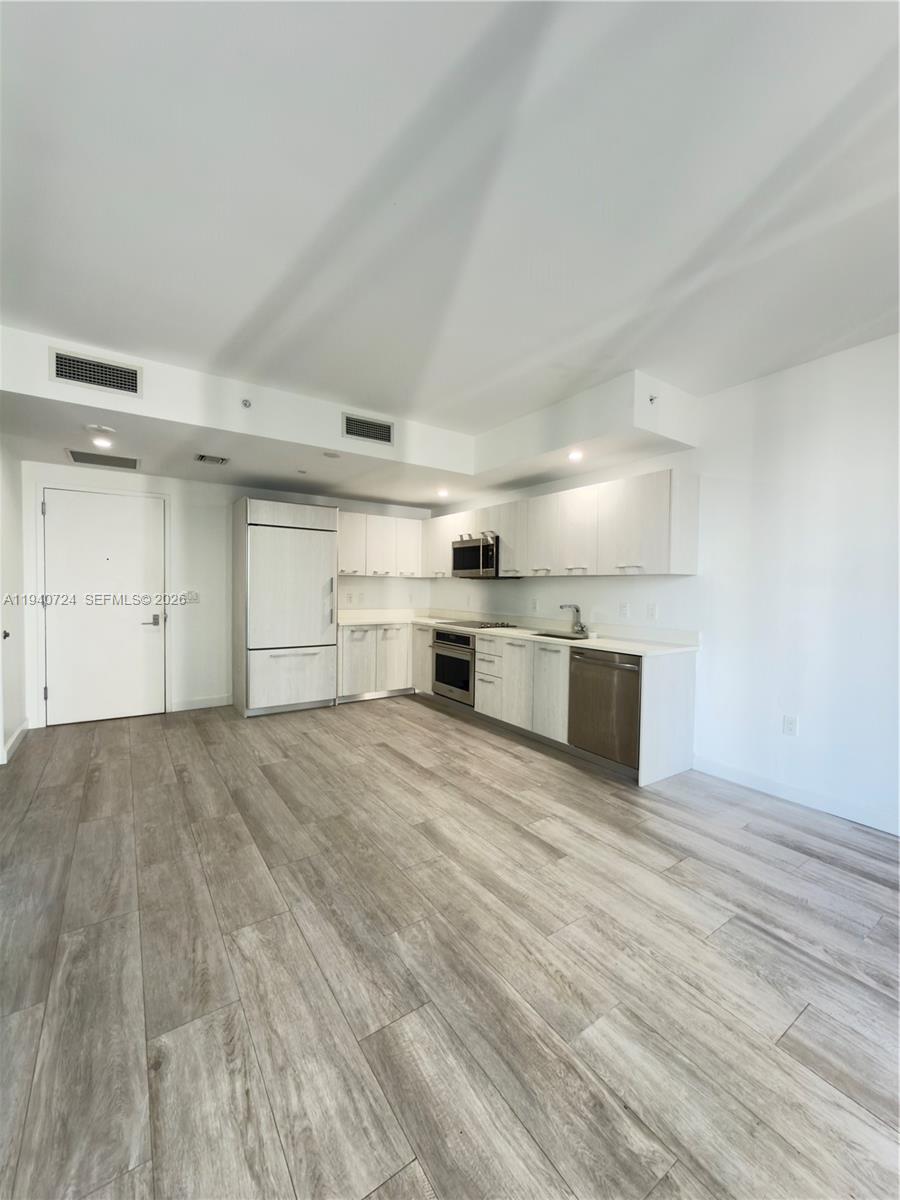 55 SW 9th St #2007, Miami FL 33130